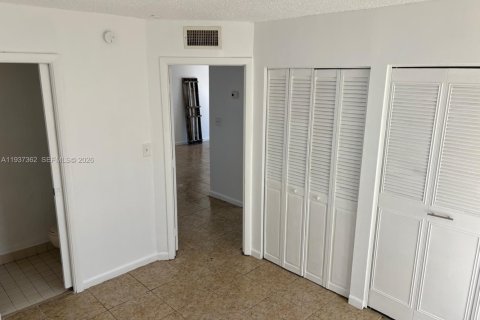Copropriété à louer à North Miami, Floride: 2 chambres, 86.21 m2 № 1997431 - photo 10