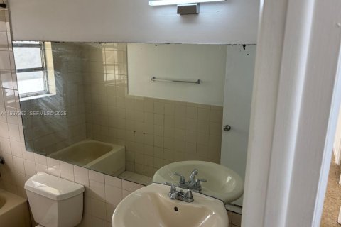 Copropriété à louer à North Miami, Floride: 2 chambres, 86.21 m2 № 1997431 - photo 7