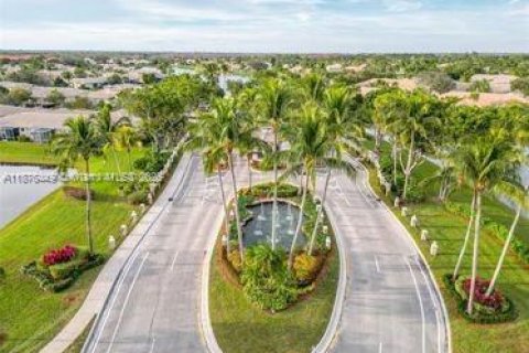 Купить виллу или дом в Уэст-Палм-Бич, Флорида 4 спальни, 219.81м2, № 1920526 - фото 2