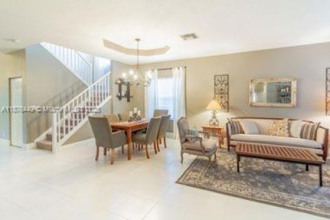 Купить виллу или дом в Уэст-Палм-Бич, Флорида 4 спальни, 219.81м2, № 1920526 - фото 13