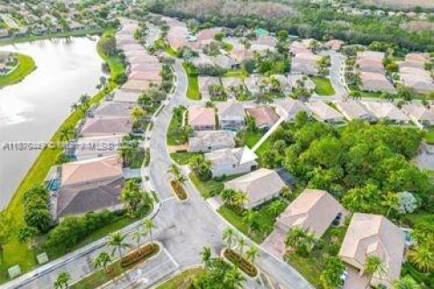 Купить виллу или дом в Уэст-Палм-Бич, Флорида 4 спальни, 219.81м2, № 1920526 - фото 7