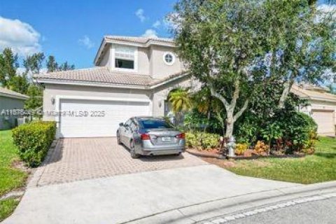 Купить виллу или дом в Уэст-Палм-Бич, Флорида 4 спальни, 219.81м2, № 1920526 - фото 10