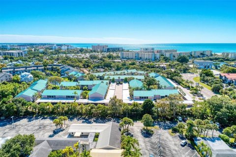 Condo in Sarasota, Florida, 1 bedroom № 2201947