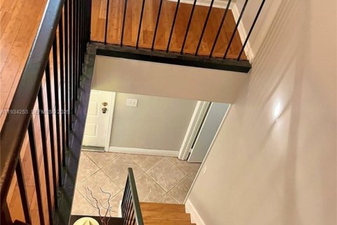 Снять в аренду таунхаус в Майами, Флорида 3 спальни, 156.08м2, № 1992471 - фото 14