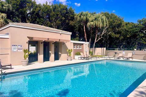 Снять в аренду таунхаус в Майами, Флорида 3 спальни, 156.08м2, № 1992471 - фото 29