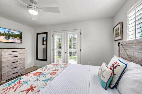 House in Sarasota, Florida 4 bedrooms, 186.36 sq.m. № 2099474 - photo 30
