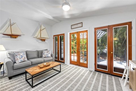 House in Sarasota, Florida 4 bedrooms, 186.36 sq.m. № 2099474 - photo 16