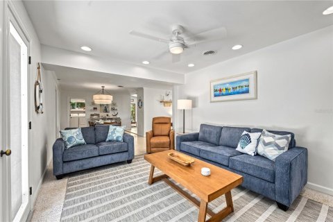 House in Sarasota, Florida 4 bedrooms, 186.36 sq.m. № 2099474 - photo 14