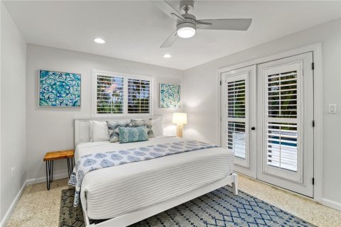 House in Sarasota, Florida 4 bedrooms, 186.36 sq.m. № 2099474 - photo 27
