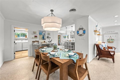 House in Sarasota, Florida 4 bedrooms, 186.36 sq.m. № 2099474 - photo 20