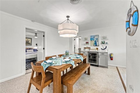 House in Sarasota, Florida 4 bedrooms, 186.36 sq.m. № 2099474 - photo 18
