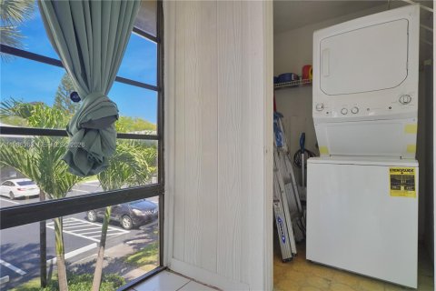 Copropriété à vendre à Miami, Floride: 2 chambres, 80.82 m2 № 2089969 - photo 13