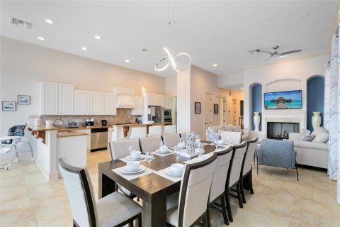 House in Four Corners, Florida 5 bedrooms, 348.66 sq.m. № 1416636 - photo 4