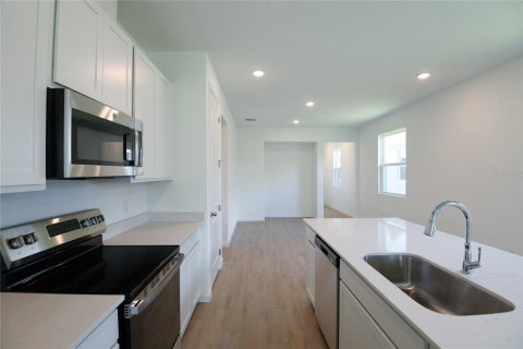 House in Dundee, Florida 3 bedrooms, 158.58 sq.m. № 1904818 - photo 7