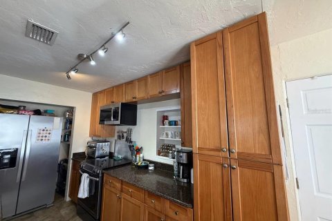 Casa en alquiler en Saint Petersburg, Florida, 3 dormitorios, 113.34 m2 № 1776575 - foto 12