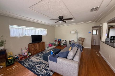 Casa en alquiler en Saint Petersburg, Florida, 3 dormitorios, 113.34 m2 № 1776575 - foto 6