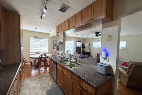 Casa en alquiler en Saint Petersburg, Florida, 3 dormitorios, 113.34 m2 № 1776575 - foto 10