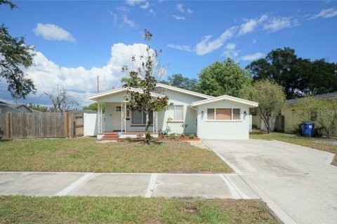 Casa en alquiler en Saint Petersburg, Florida, 3 dormitorios, 113.34 m2 № 1776575 - foto 3