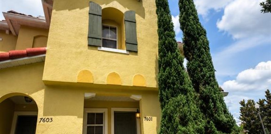 Adosado en Kissimmee, Florida 3 dormitorios, 148.18 m2 № 2236490