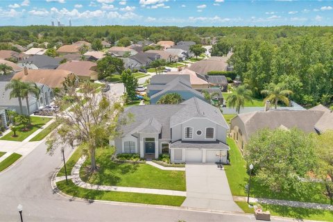 House in Orlando, Florida 5 bedrooms, 321.63 sq.m. № 1792831 - photo 4