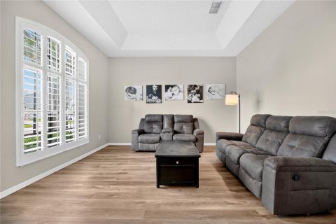 House in Orlando, Florida 5 bedrooms, 321.63 sq.m. № 1792831 - photo 20