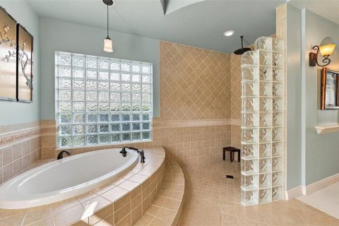 Villa ou maison à vendre à University Park, Floride: 3 chambres, 289.86 m2 № 2419197 - photo 25