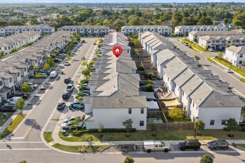 Propiedad comercial en venta en Homestead, Florida, 157.47 m2 № 2089305 - foto 14