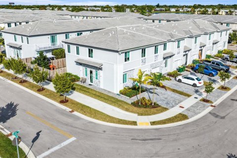 Propiedad comercial en venta en Homestead, Florida, 157.47 m2 № 2089305 - foto 7