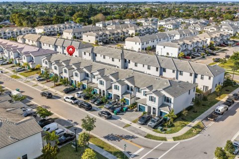 Propiedad comercial en venta en Homestead, Florida, 157.47 m2 № 2089305 - foto 13