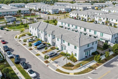 Propiedad comercial en venta en Homestead, Florida, 157.47 m2 № 2089305 - foto 6