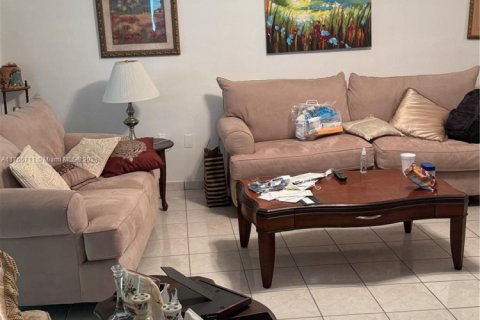 Купить кондоминиум в Майами, Флорида 2 спальни, 106.47м2, № 2019681 - фото 12