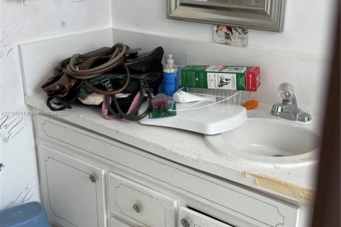 Купить кондоминиум в Майами, Флорида 2 спальни, 106.47м2, № 2019681 - фото 11