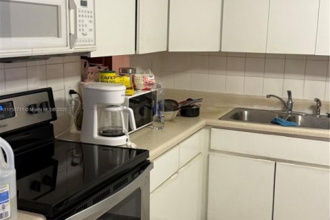 Купить кондоминиум в Майами, Флорида 2 спальни, 106.47м2, № 2019681 - фото 5