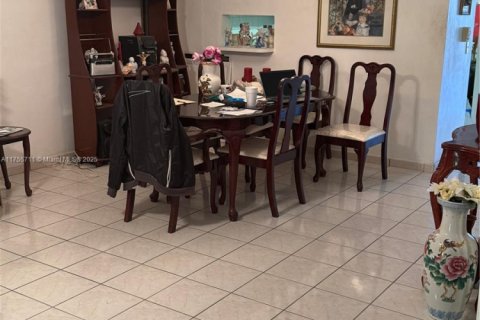 Купить кондоминиум в Майами, Флорида 2 спальни, 106.47м2, № 2019681 - фото 8