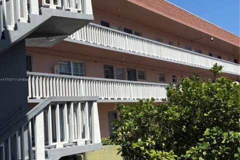 Купить кондоминиум в Майами, Флорида 2 спальни, 106.47м2, № 2019681 - фото 3