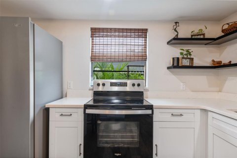 Снять в аренду виллу или дом в Тампа, Флорида 3 спальни, 121.89м2, № 1912015 - фото 11