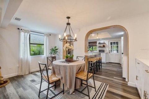 Снять в аренду виллу или дом в Тампа, Флорида 3 спальни, 121.89м2, № 1912015 - фото 8