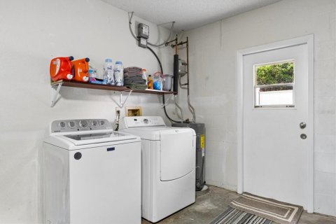 House in New Port Richey, Florida 2 bedrooms, 122.63 sq.m. № 2396261 - photo 27