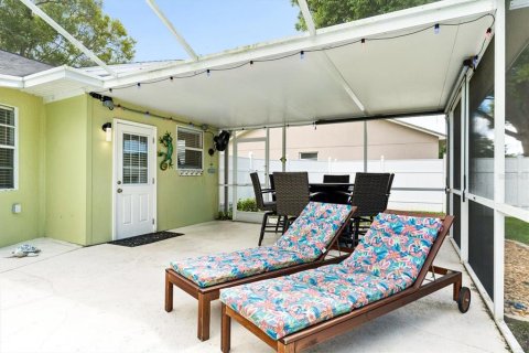 House in New Port Richey, Florida 2 bedrooms, 122.63 sq.m. № 2396261 - photo 30