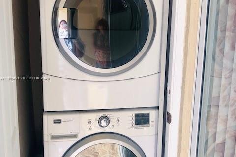 Снять в аренду таунхаус в Майами, Флорида 2 спальни, 90.3м2, № 2020756 - фото 14