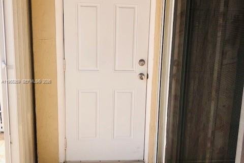 Снять в аренду таунхаус в Майами, Флорида 2 спальни, 90.3м2, № 2020756 - фото 13