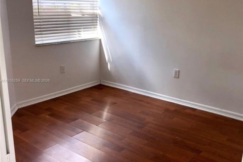 Снять в аренду таунхаус в Майами, Флорида 2 спальни, 90.3м2, № 2020756 - фото 11