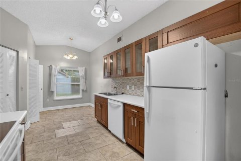 Villa ou maison à louer à Brandon, Floride: 3 chambres, 131.27 m2 № 2413590 - photo 20