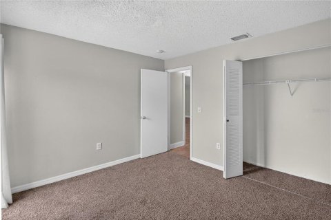 Villa ou maison à louer à Brandon, Floride: 3 chambres, 131.27 m2 № 2413590 - photo 28