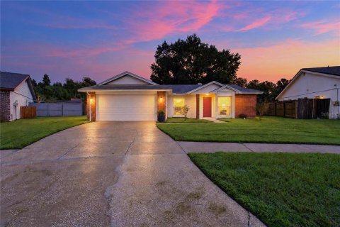Villa ou maison à Brandon, Floride 3 chambres, 131.27 m2 № 2413590