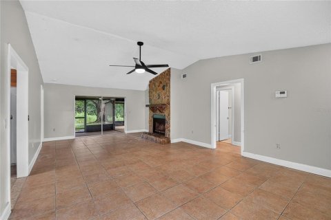 Villa ou maison à louer à Brandon, Floride: 3 chambres, 131.27 m2 № 2413590 - photo 12