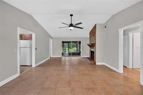 Villa ou maison à louer à Brandon, Floride: 3 chambres, 131.27 m2 № 2413590 - photo 11