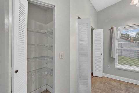 Villa ou maison à louer à Brandon, Floride: 3 chambres, 131.27 m2 № 2413590 - photo 30