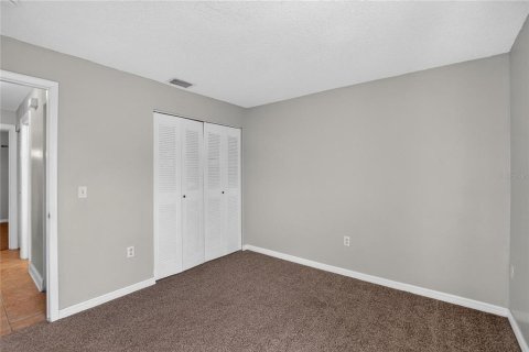 Villa ou maison à louer à Brandon, Floride: 3 chambres, 131.27 m2 № 2413590 - photo 27