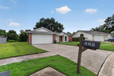 Villa ou maison à louer à Brandon, Floride: 3 chambres, 131.27 m2 № 2413590 - photo 5